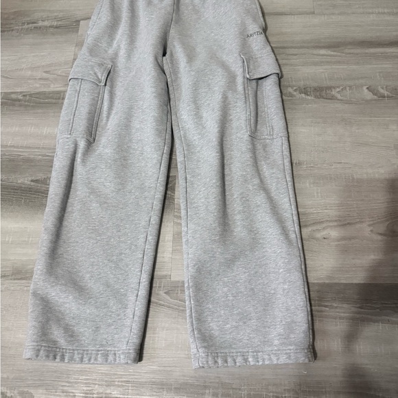 Aritzia Light Gray Cargo Pants Heather Chrome - Picture 2 of 6